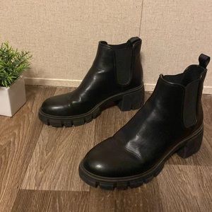 Steve Madden 🖤 Black Chunky Heel Booties Size 9.5